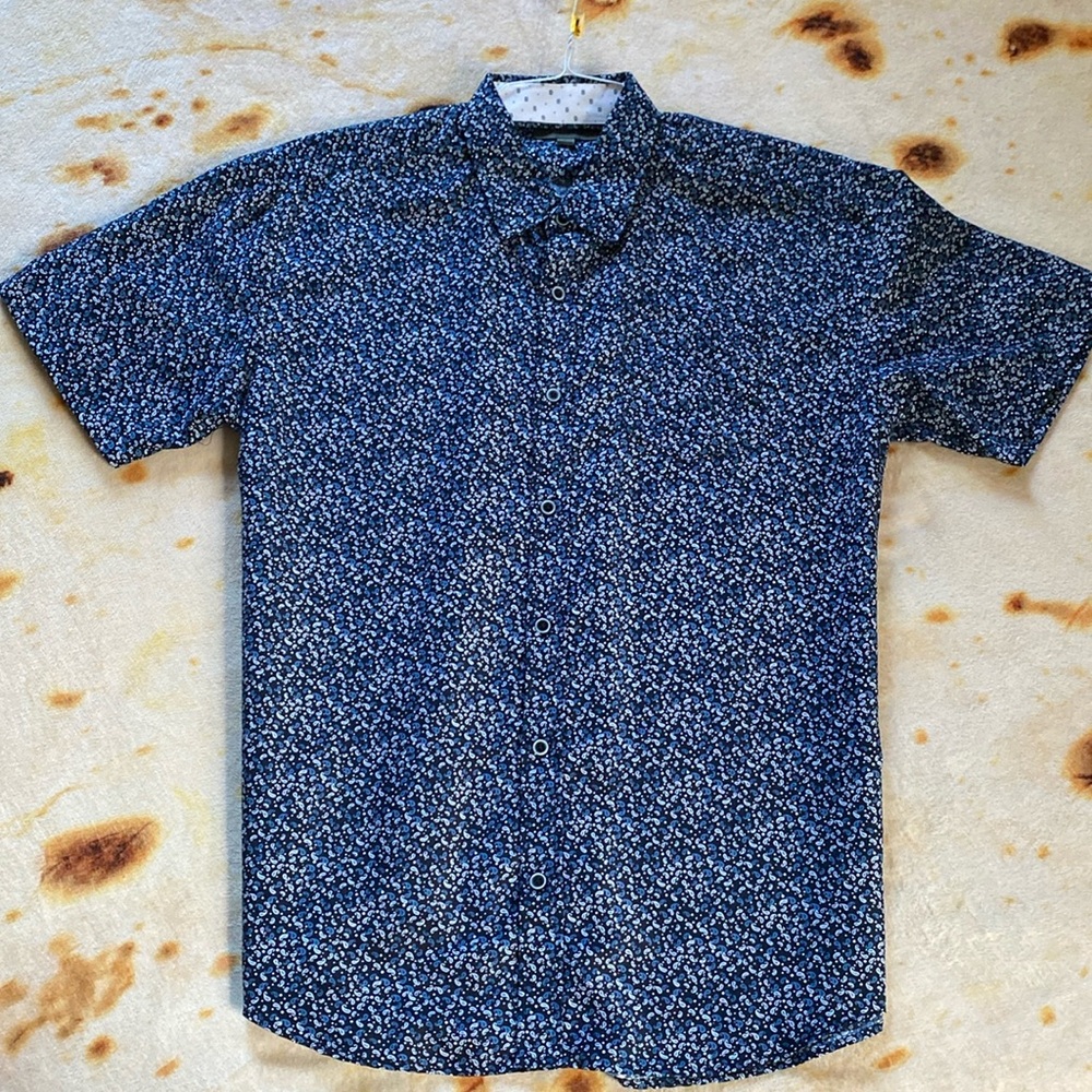 CASUAL BUTTON DOWN SHIRT 👔